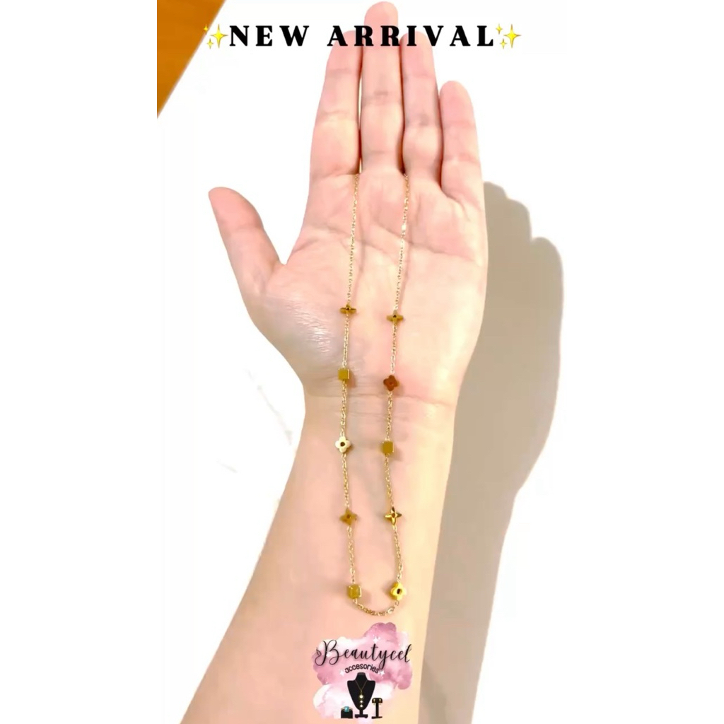 Kalung titanium gold bandul bunga kotak