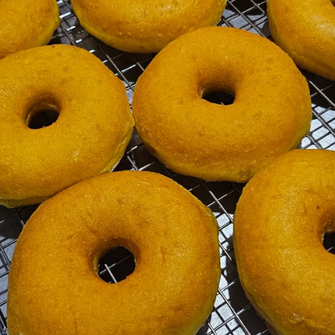 

Donat Bolong Labu / Donat Bolong Labu Ori / Donat Bolong Labu Topping