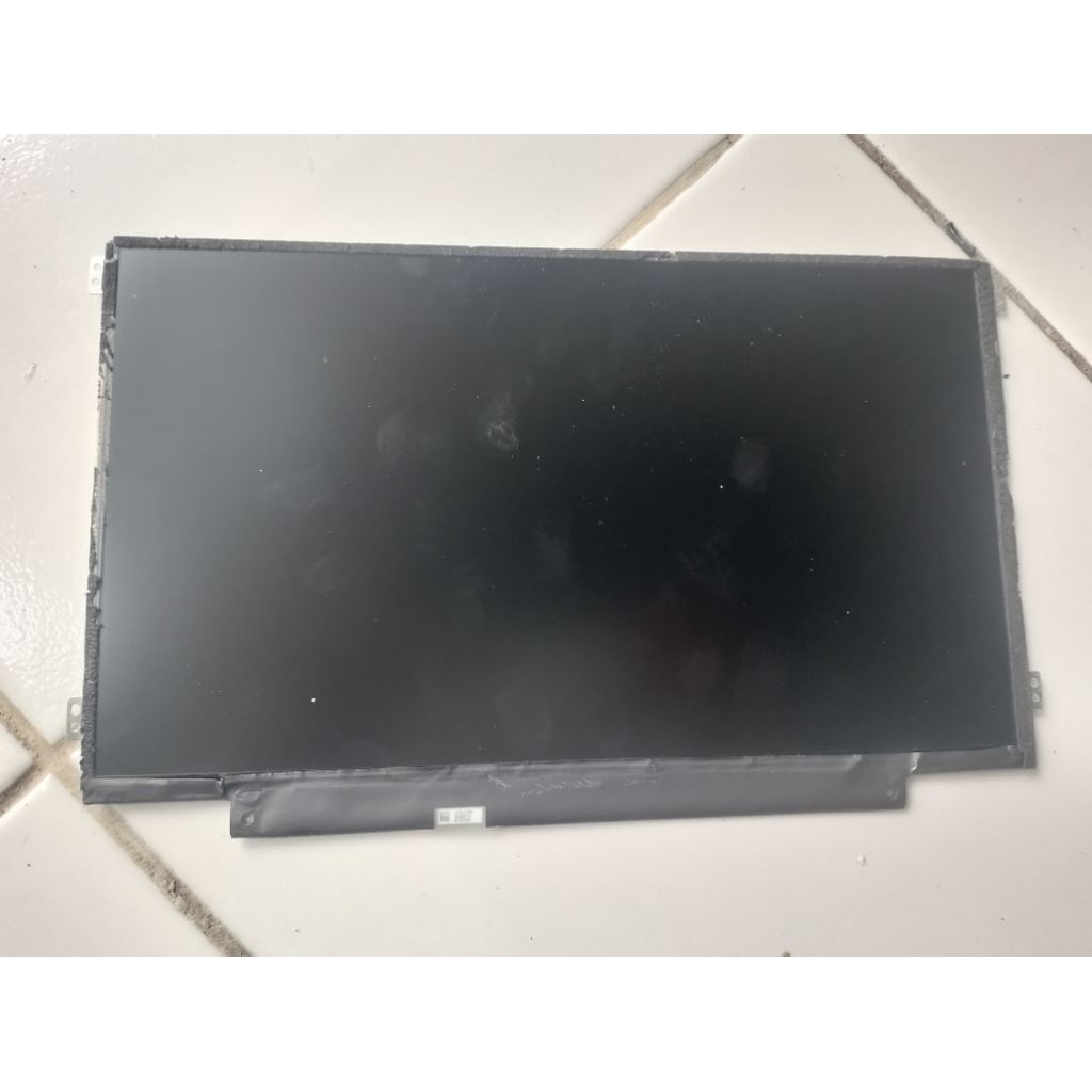 LCD LED SAMSUNG 11 inch 30 pin slim kuping samping
