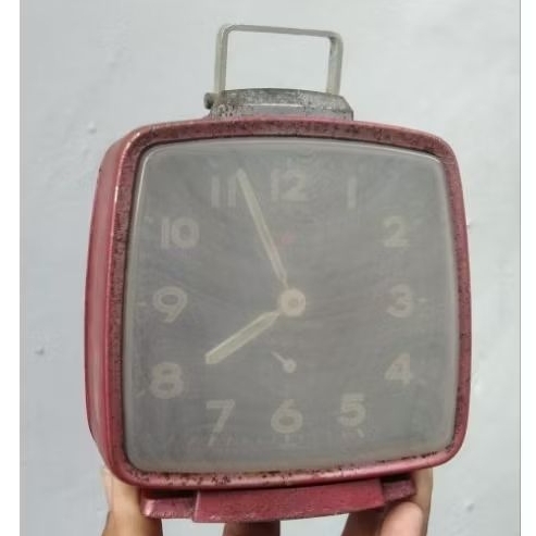 Jam weker tanpa baterai Seiko Corona