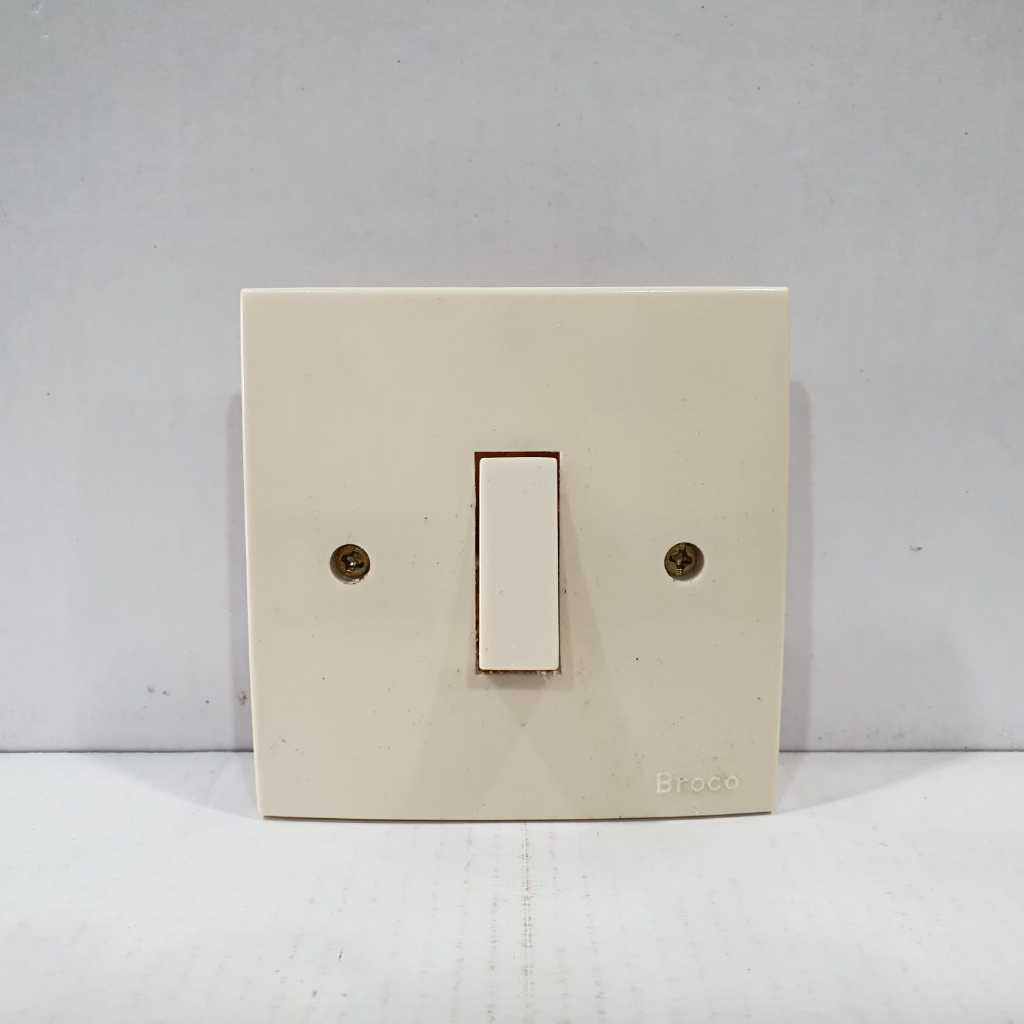 Saklar Lampu Engkel Broco - Saklar Listrik Tanam Dinding