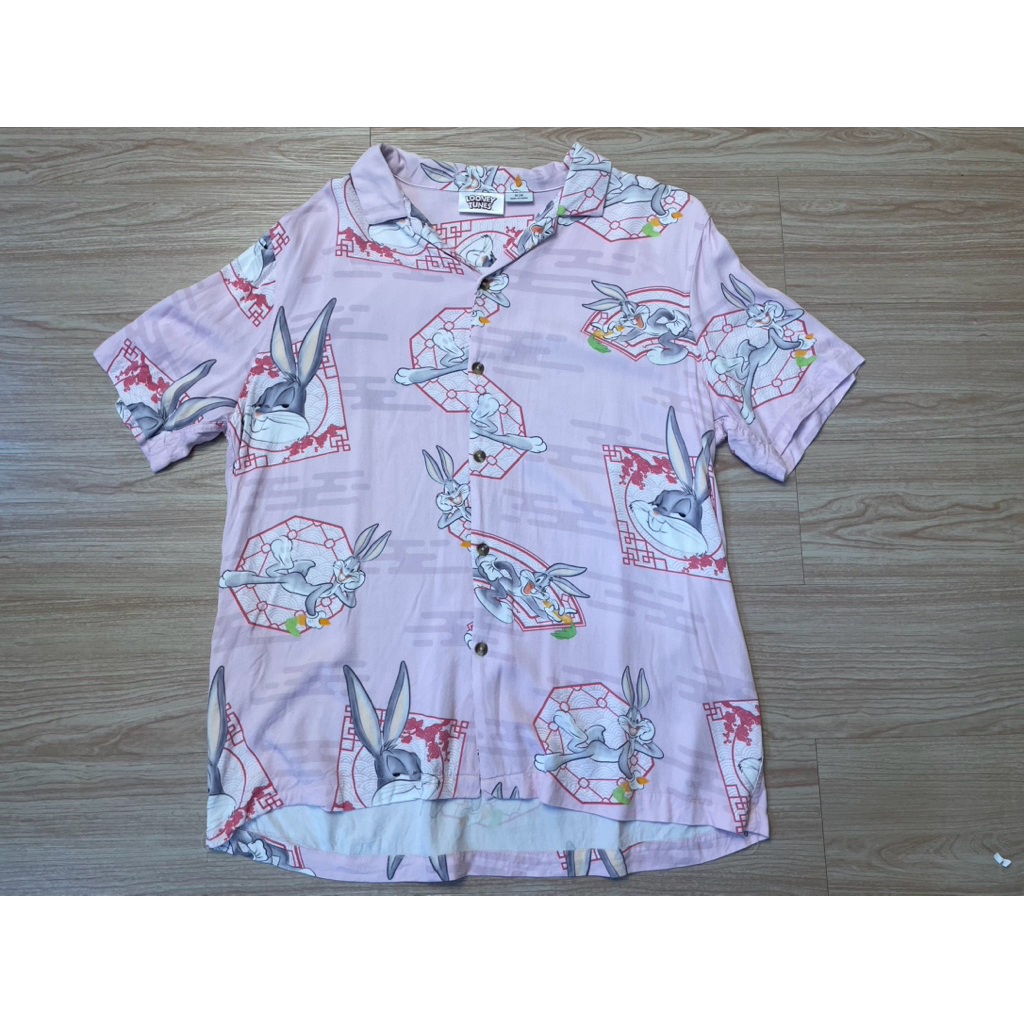 kemeja merk looney tunes