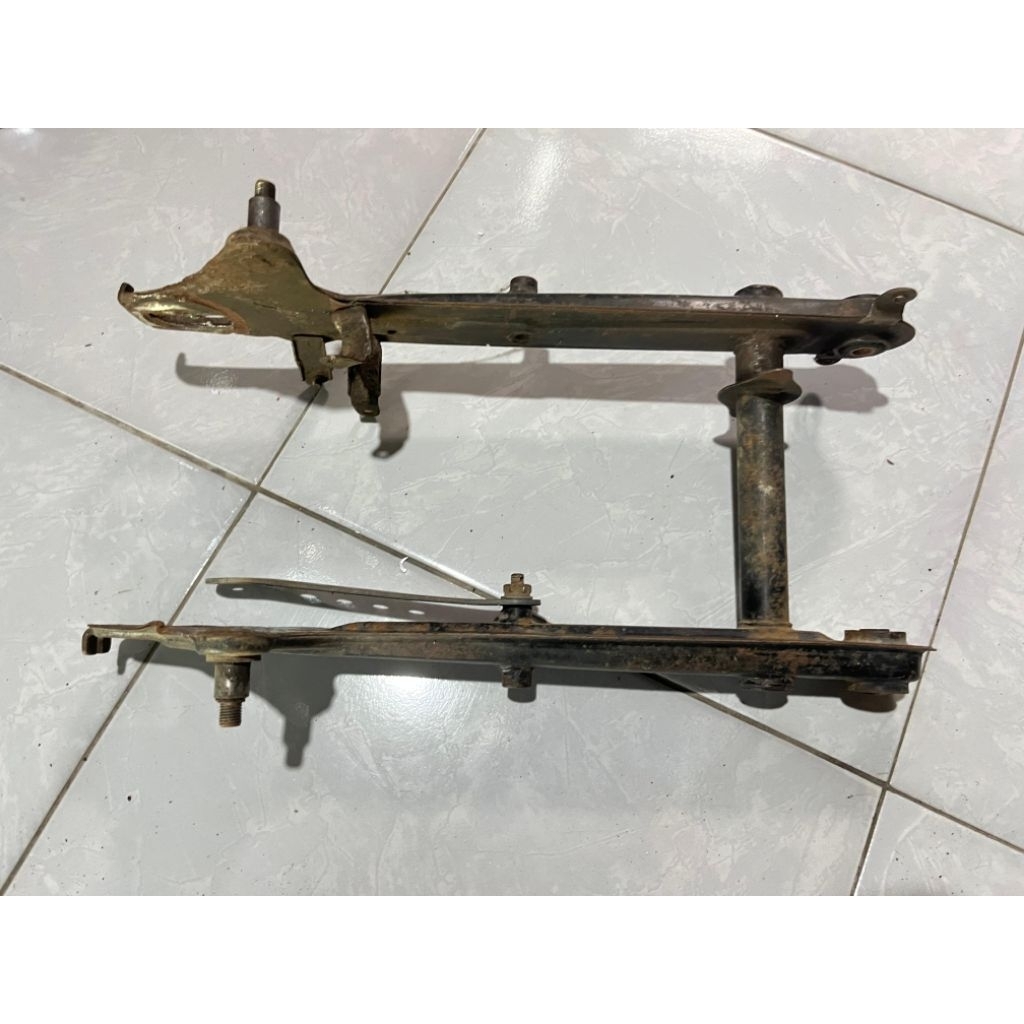 arm kotak suzuki rc 80 bravo original copotan