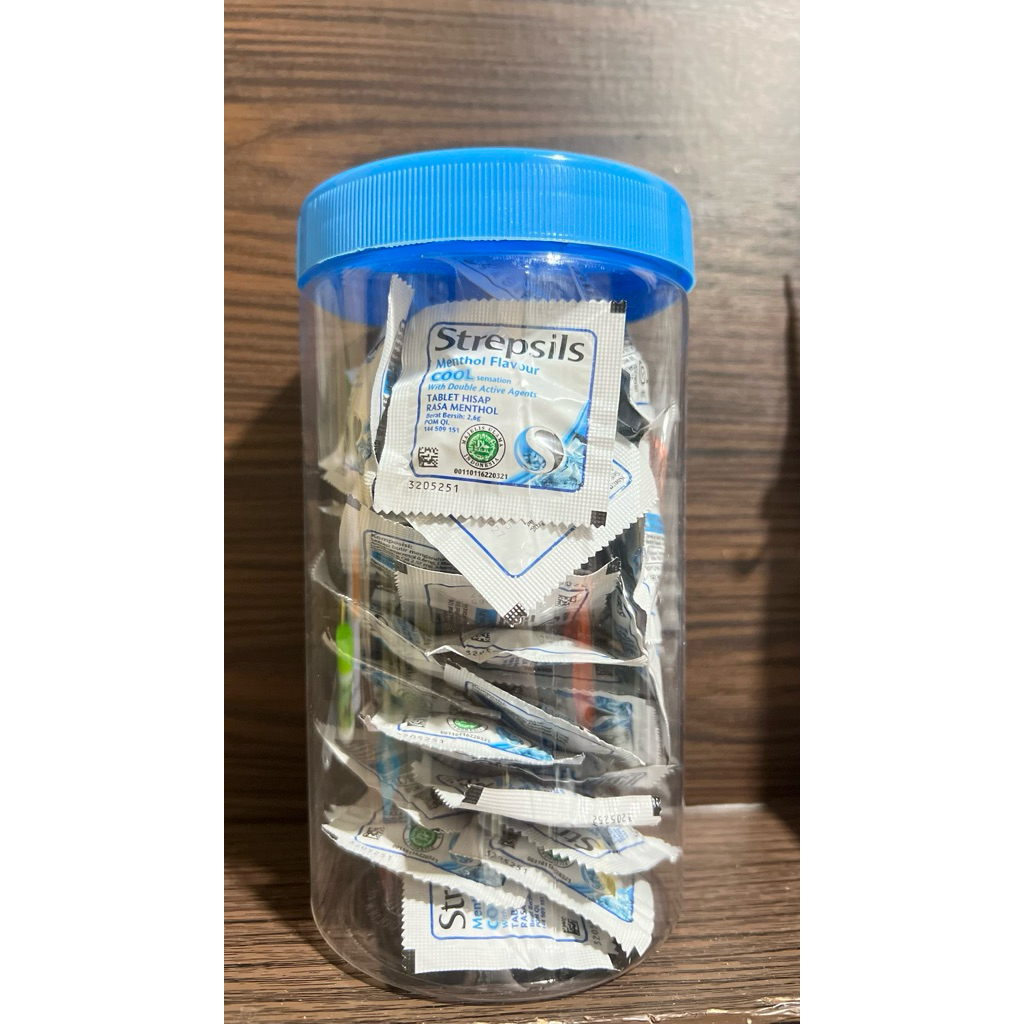 

Toples Strepsils Menthol Cool Sensation Isi 48 Pereda Sakit Tenggorokan & Melegakan Napas