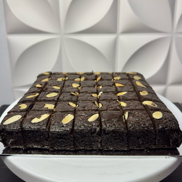 

Fudgy Brownies 22x22x4cm