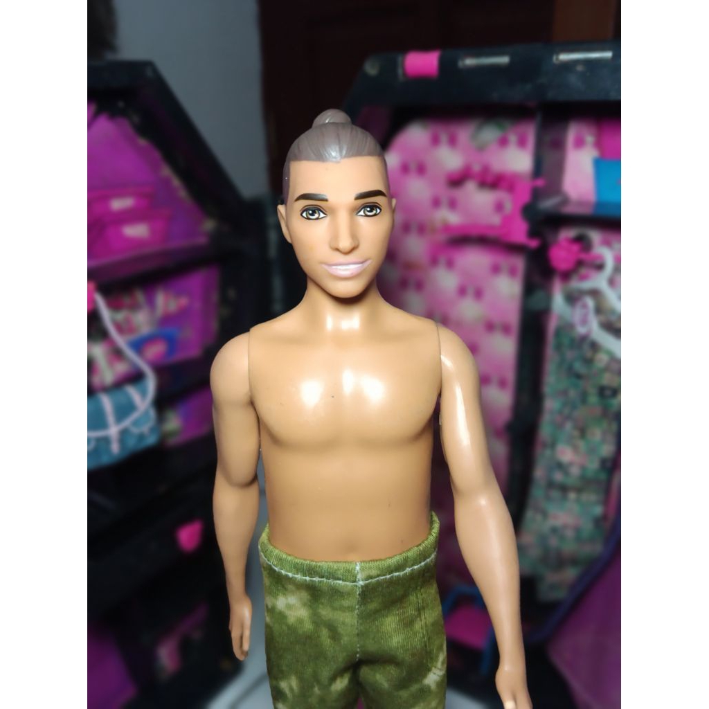 Ken Barbie Curvy Mattel Preloved