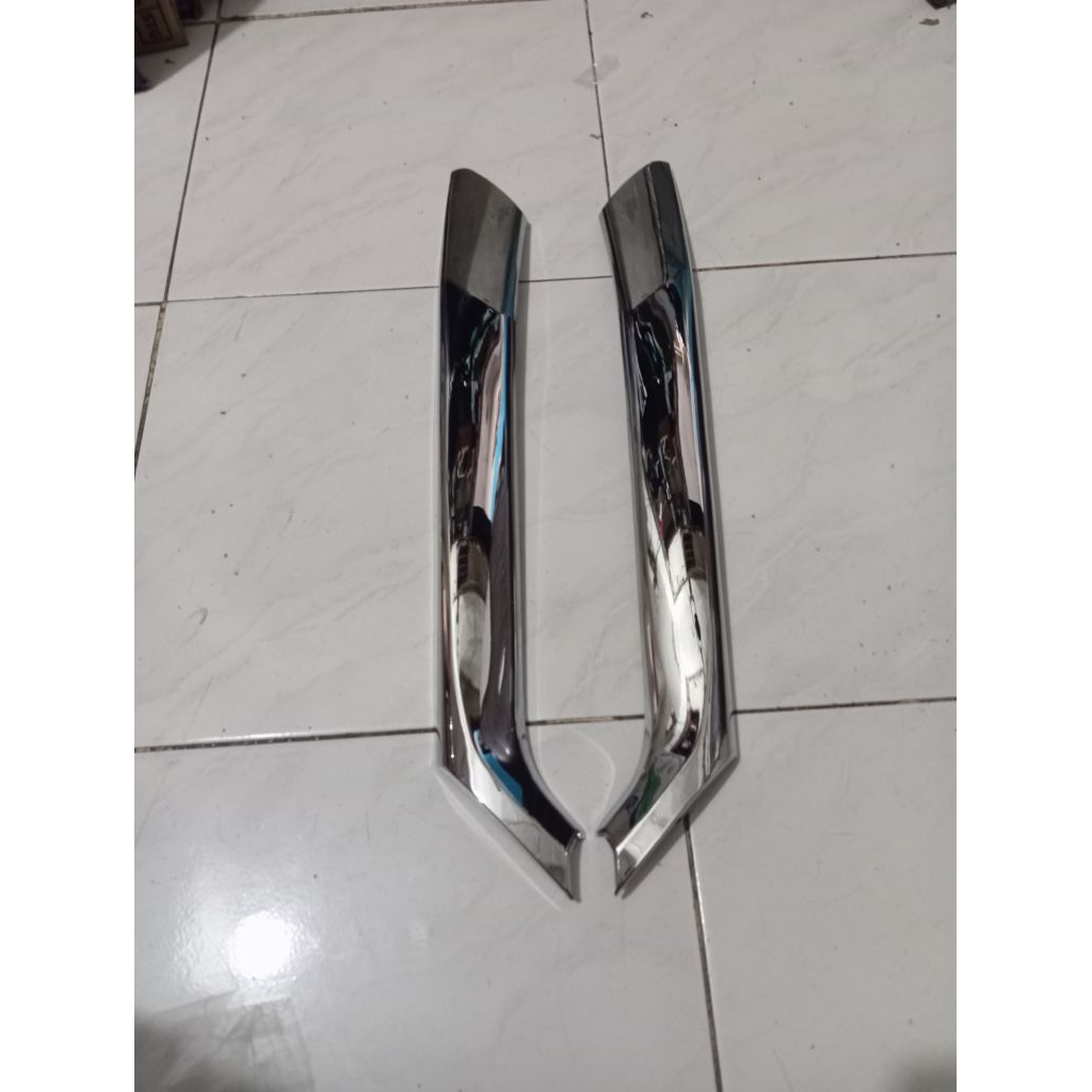 list grill tengah mobil avanza xenia 2012-2015