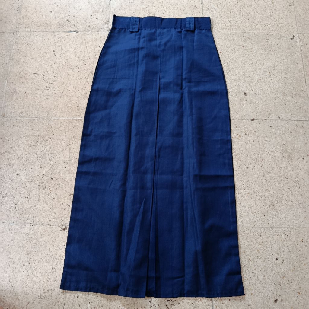 baru bukan bekas/rok span smp panjang merk rissallah / TOP 288