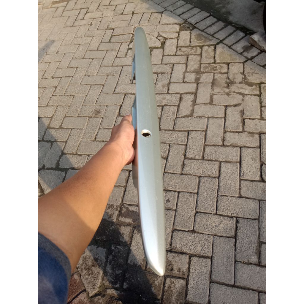 trunklid Innova lama original