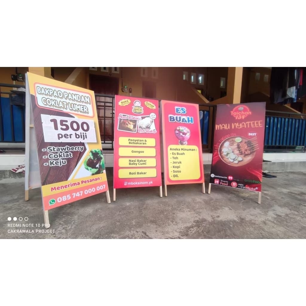 Banner + Stand Banner Segitiga 110 x 50 Free Design