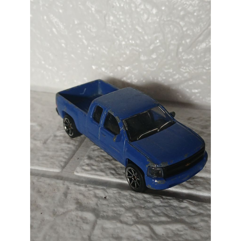 Mobil Chevrolet silverado majorette second