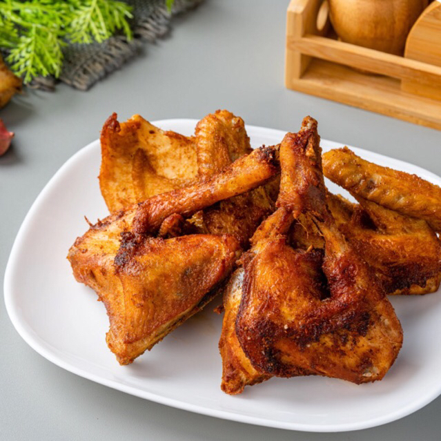 

AYAM GORENG UNGKEP (AYAM KAMPUNG) 1 EKOR NON MSG / HALAL / TANPA PENGAWET