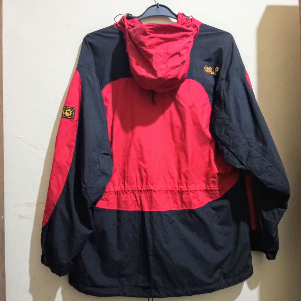 Jacket gunung untuk outdoor thripting JWS  Texapore.