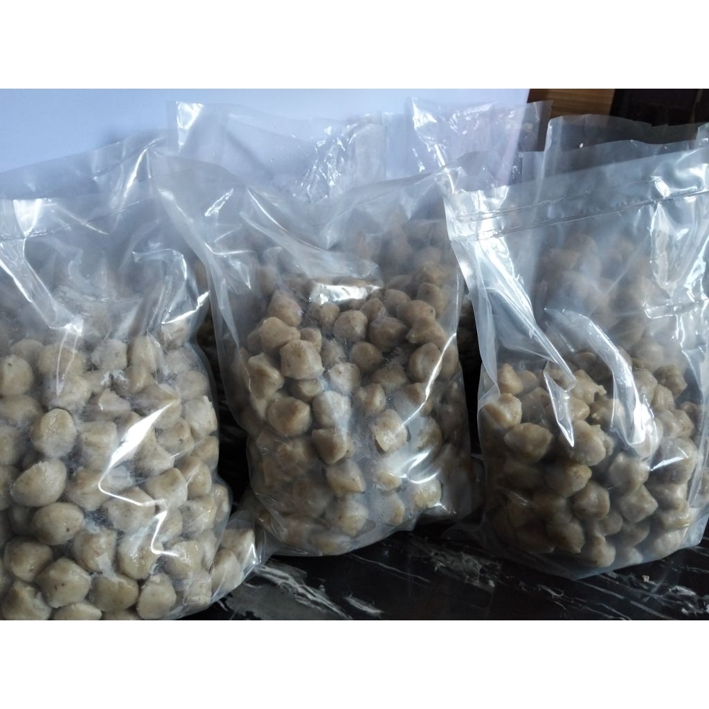 

bakso ayam maknyos isi 200pc