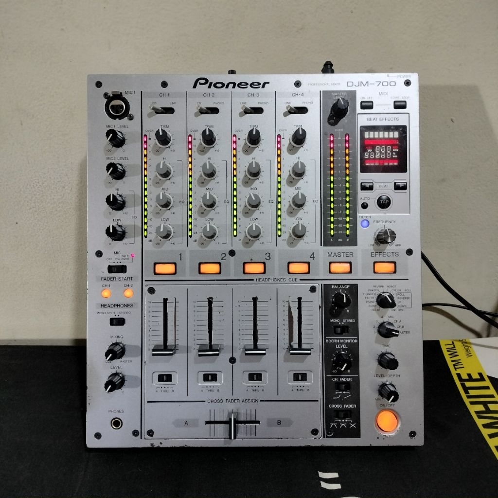 Pioneer DJM700 DJM 700 DJ Mixer