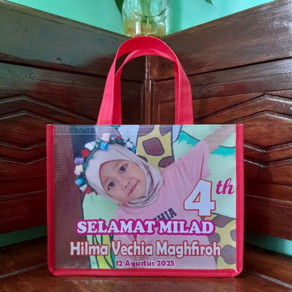 

Minimal order 1pcs Tas ultah anak muat box KFC atau box rocket chicken GRATIS DESAIN SABLON