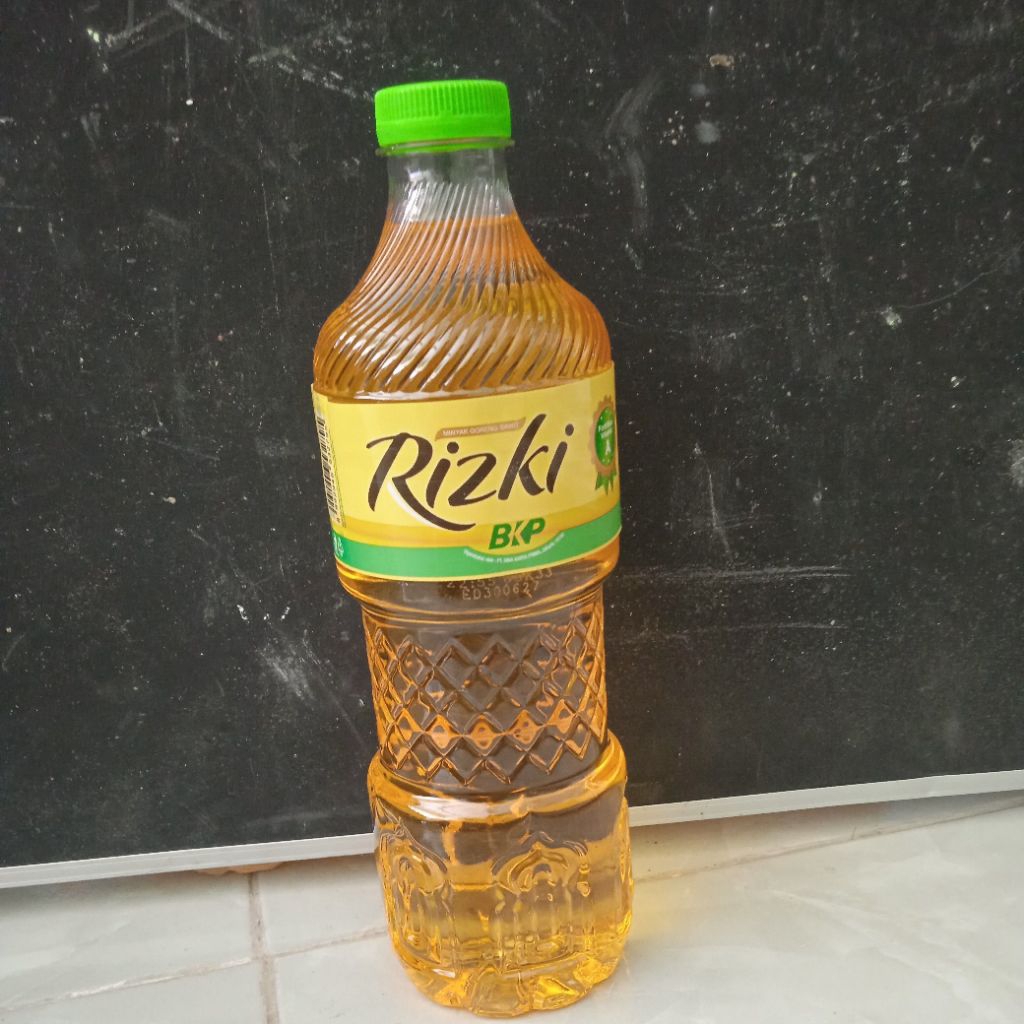 

MINYAK GORENG RIZKI 800ml KEMASAN BARU ORIGINAL
