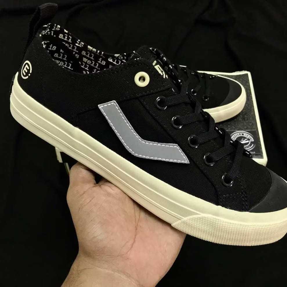 Sepatu VENTELA EVIL X GADING PREMIUM Ventela Reborn Low Hitam