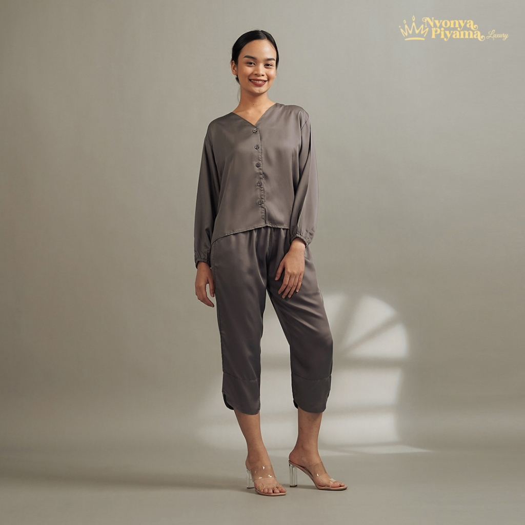 Nyonya Piyama Luxury Moon Series