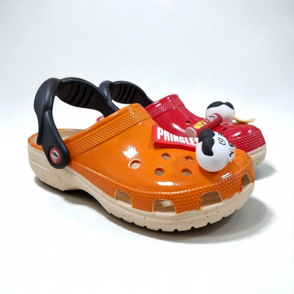 SANDAL CROCS X PRINGLES CLASIC/CROCS CLASSIC/CROCS PRINGLES