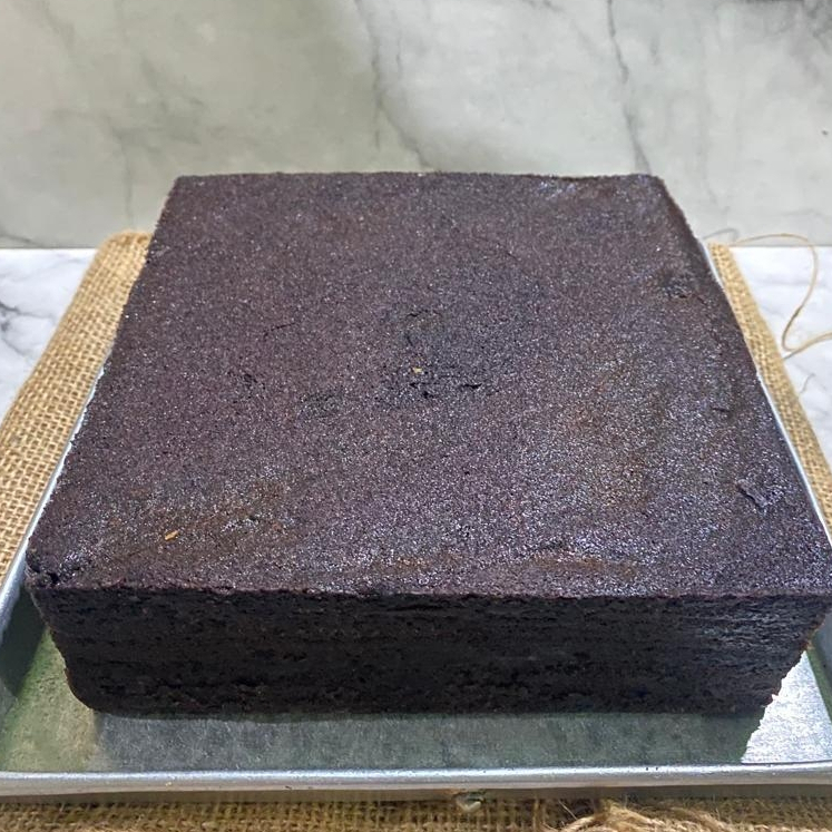 

Engkak Hitam Khas Palembang 20 X 20 Kue Legit Tradisional, Manis & Lembut