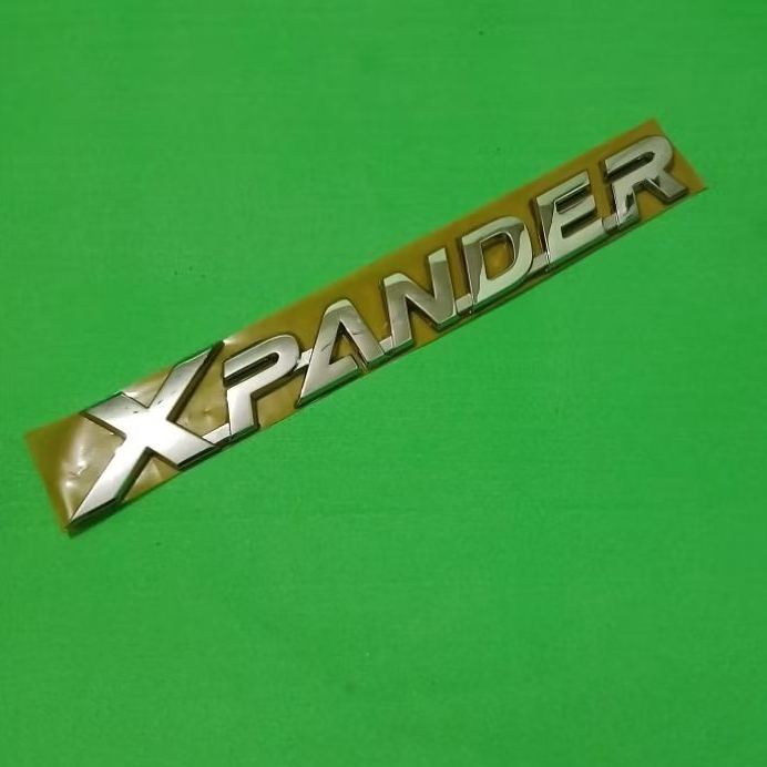 EMBLEM MOBIL MITSUBISHI TULISAN TIMBUL XPANDER CHROME SUDAH ADA LEM ,Original