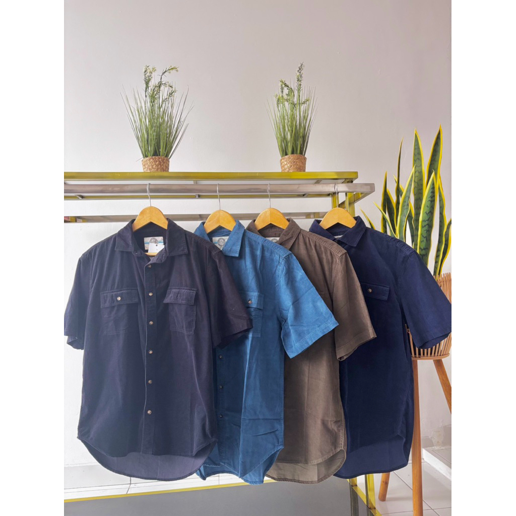 Kemeja Cowo Pendek Bahan Corduroy