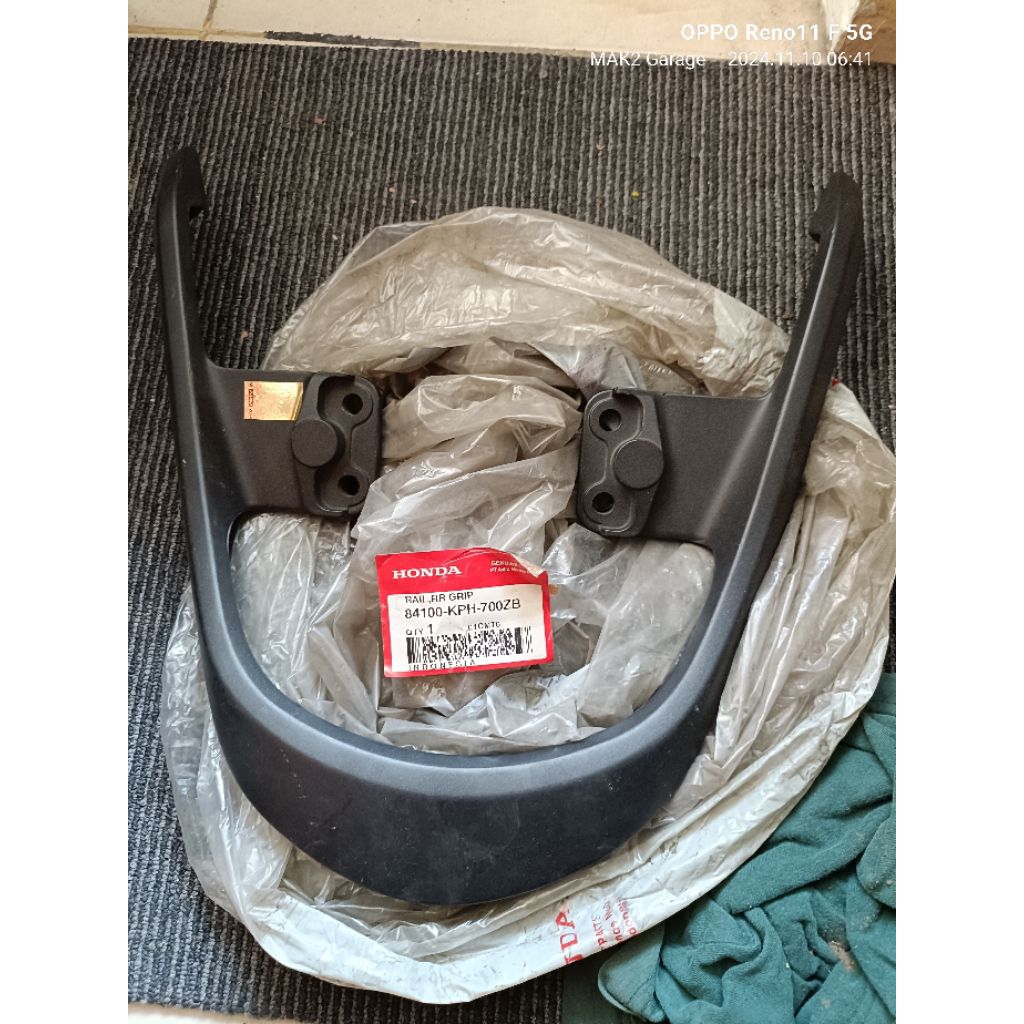 pegangan behel belakang Honda Supra x 125  original ahm 84100 kph 700ZB