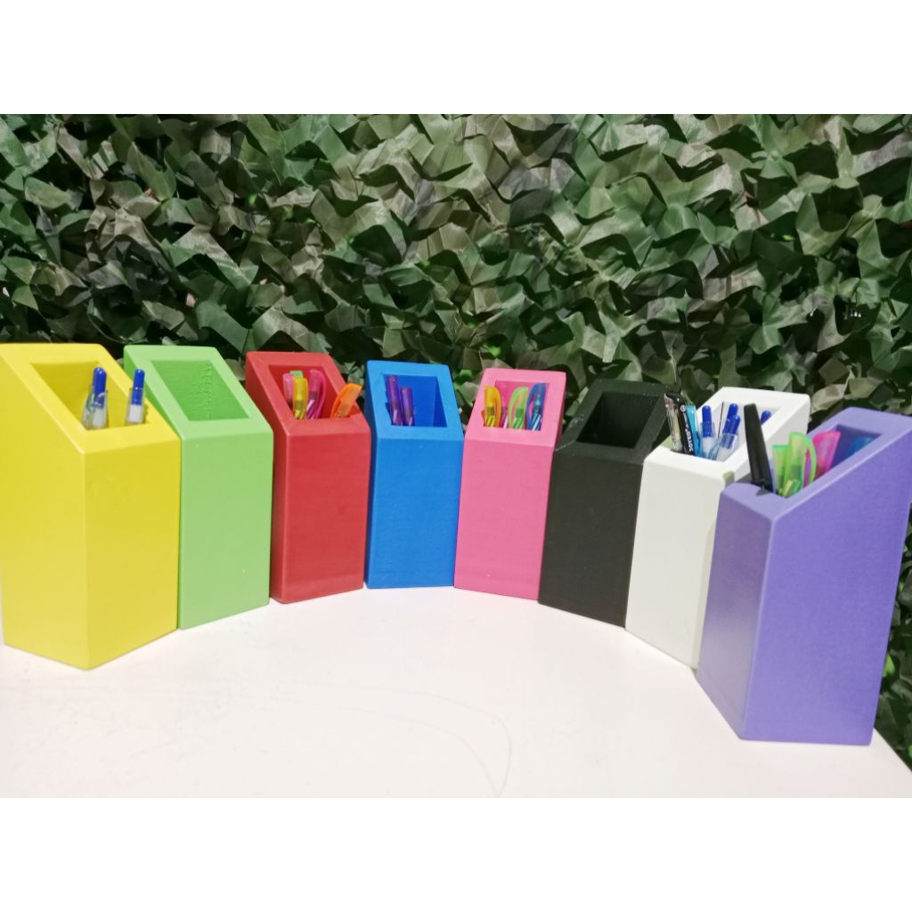 

Kotak pensil kayu warna