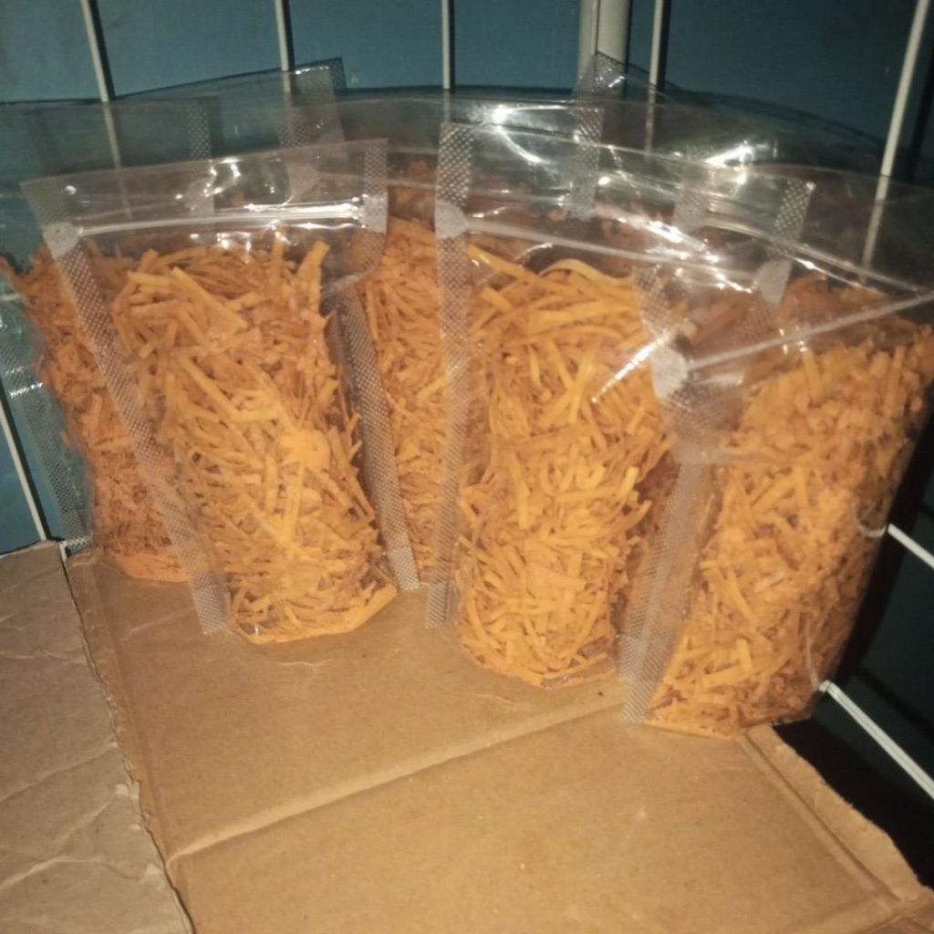 

kripik pangsit gurih,pedas