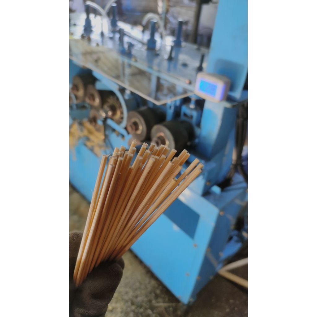 Mesin tusuk sate kapasitas ±230kg /jam kerja Slicer