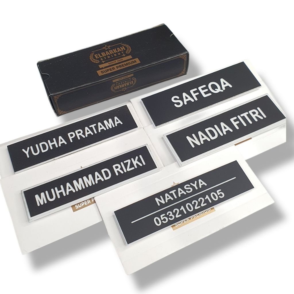 

NAME TAG PAPAN NAMA DADA DATAR GRAFIR FULL HITAM LIS PUTIH PENGAIT PENITI PAKU MAGNET SATU HARI JADK LANGSUNG KIRIM PROMO