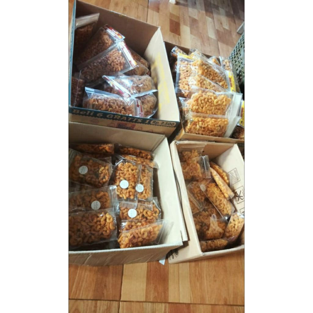 

makaroni gurih & pedas [daun jeruk]