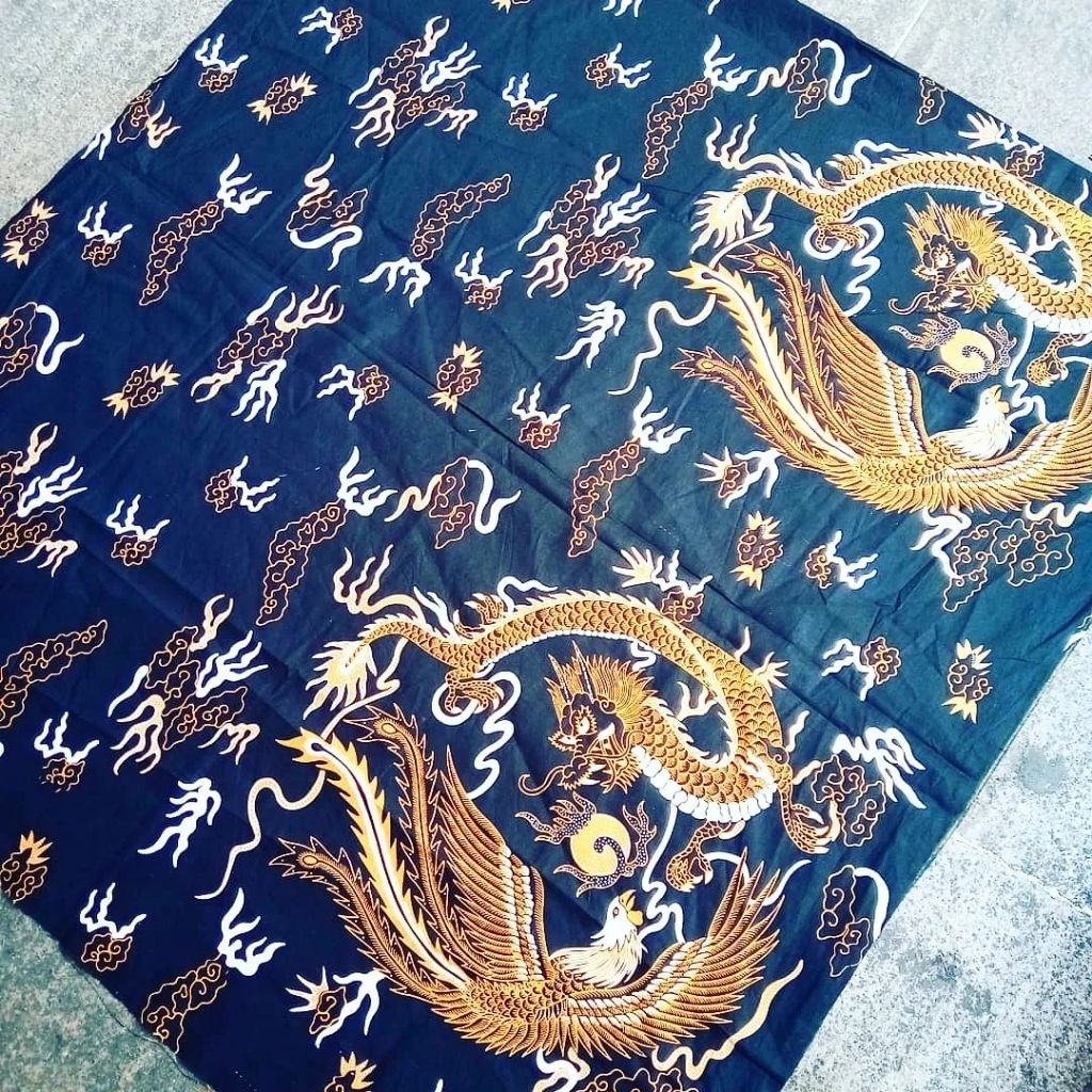Kain Batik Bledak Halus Motif Naga VS Burung Garuda