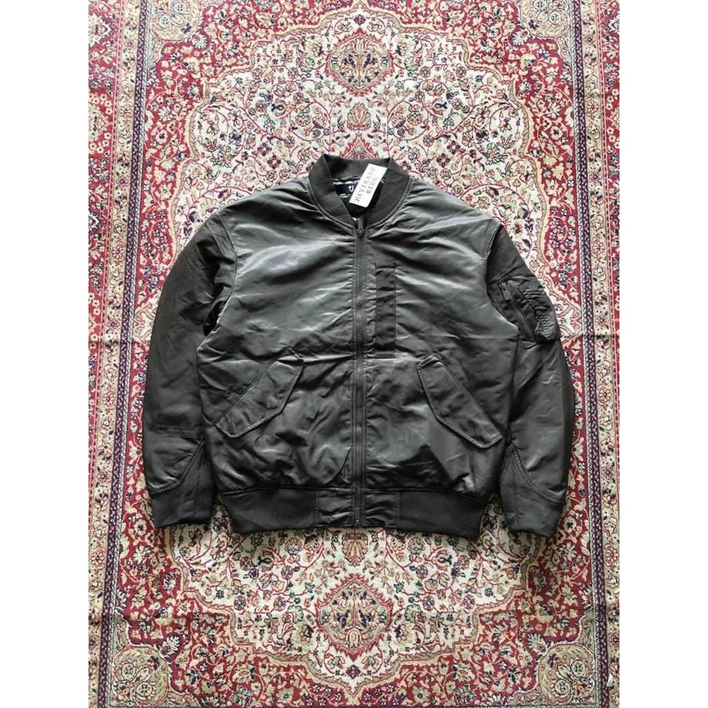 Uniqlo x j+ hybrid down buluangsa bomber jacket Casal uniqlo bomber jacket HG576