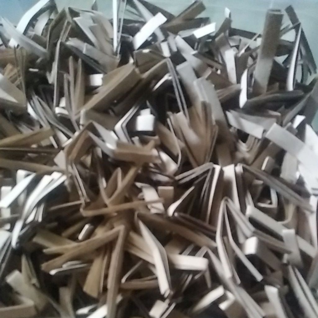 

Kertas serut packing coklat