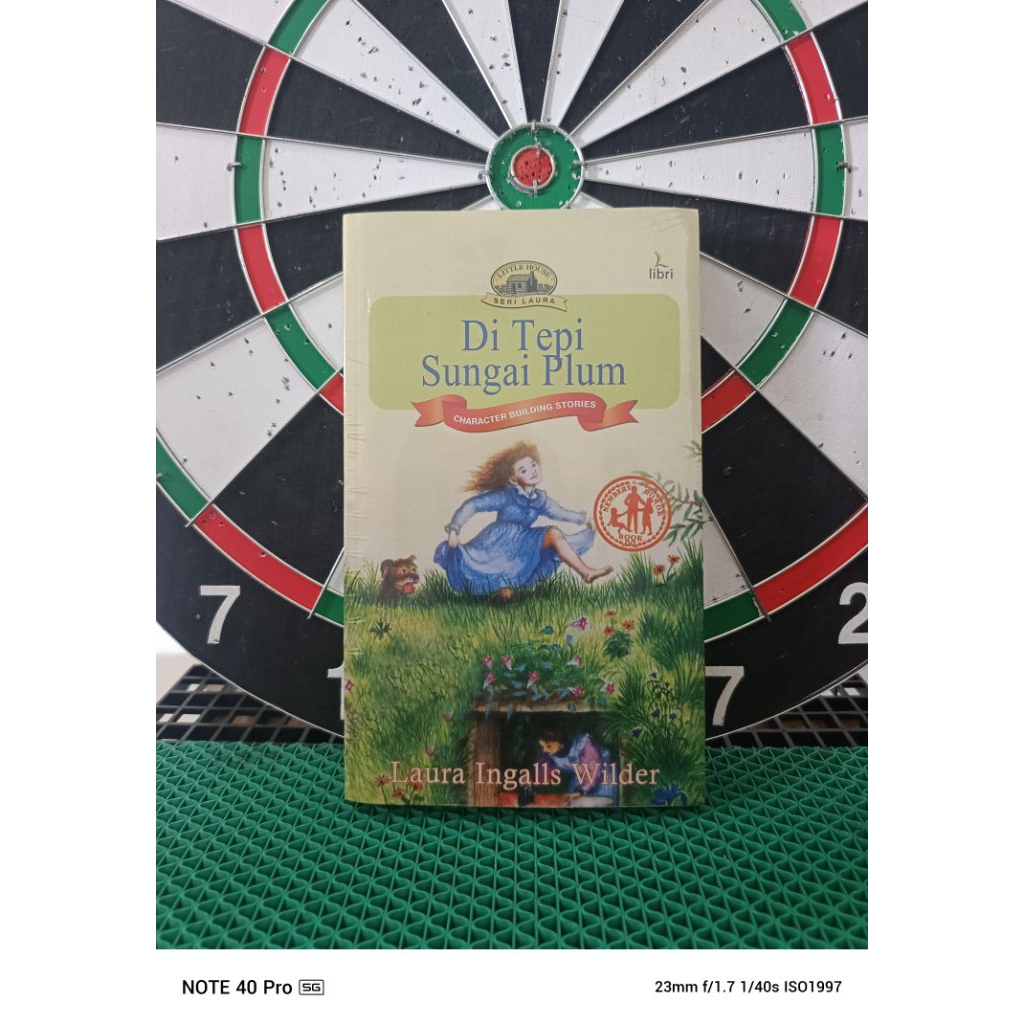Buku Laura Ingalls Wilder "Di Tepi Sungai Plum"