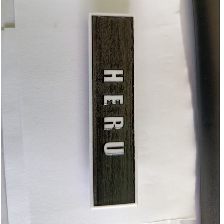 

Papan Nama / Nama Dada teks timbul akrilik ukuran 8 x 2 cm magnet custome