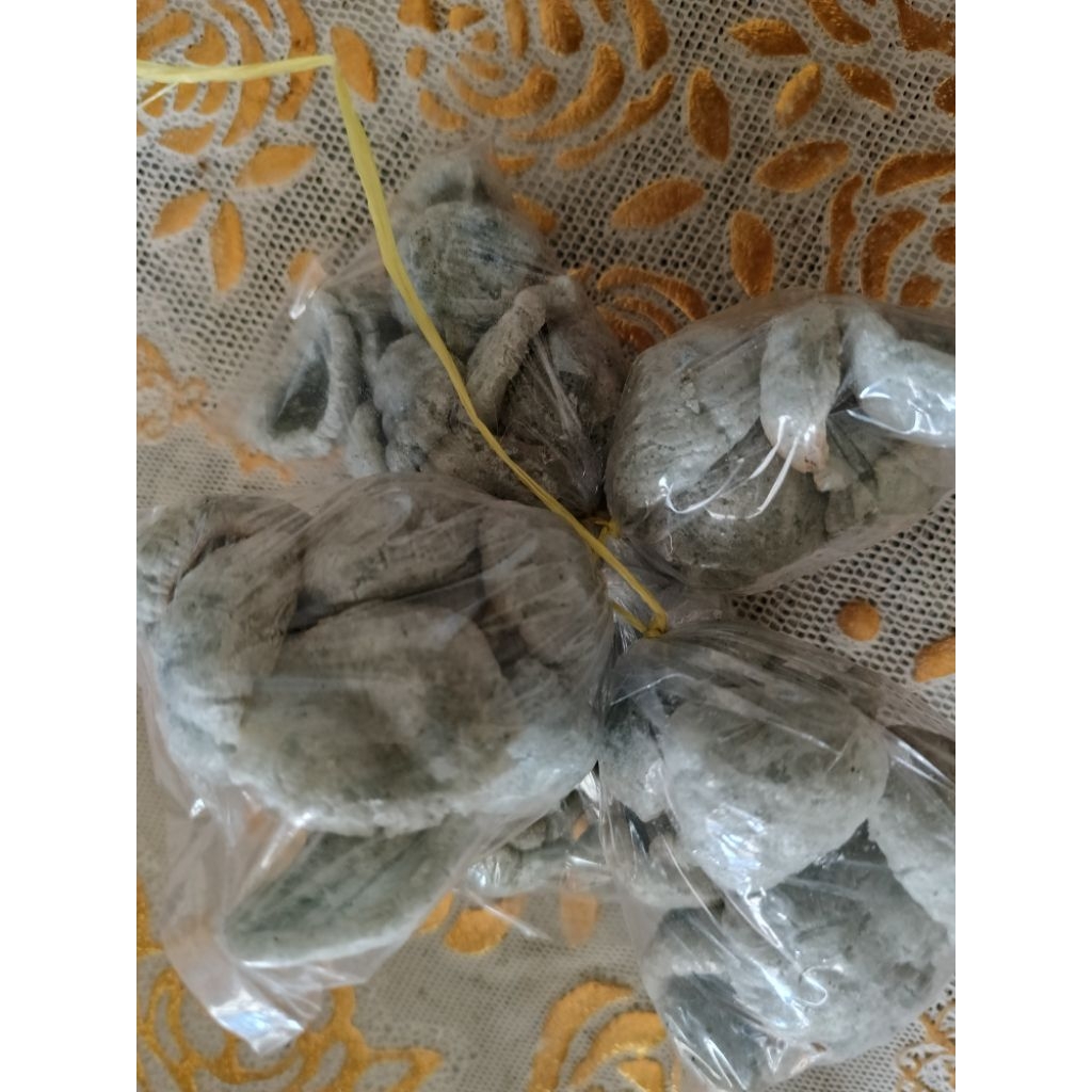 

Kerupuk Terasi goreng pasir isi 5pc bungkus (sesuai gambar)