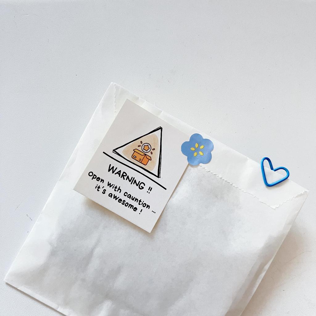 

[ , ] 32pcs Stiker Lucu Motif Warning, Perhatian ada Kejutan Untuk Box, Paperbag, Kado