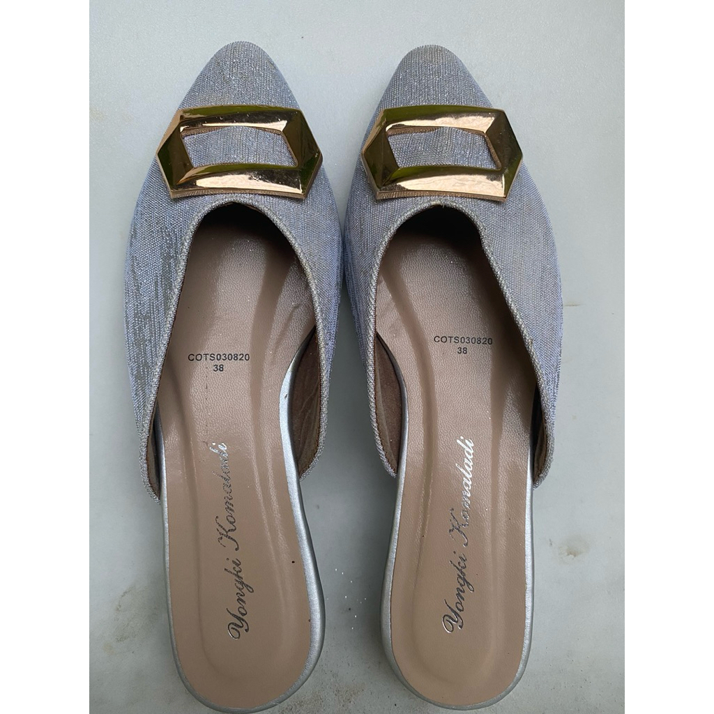 Preloved - Sepatu Yongki Komaladi Sepatu Heels 3cm Slip On Wanita Silver Gold - Sepatu Kondangan - S
