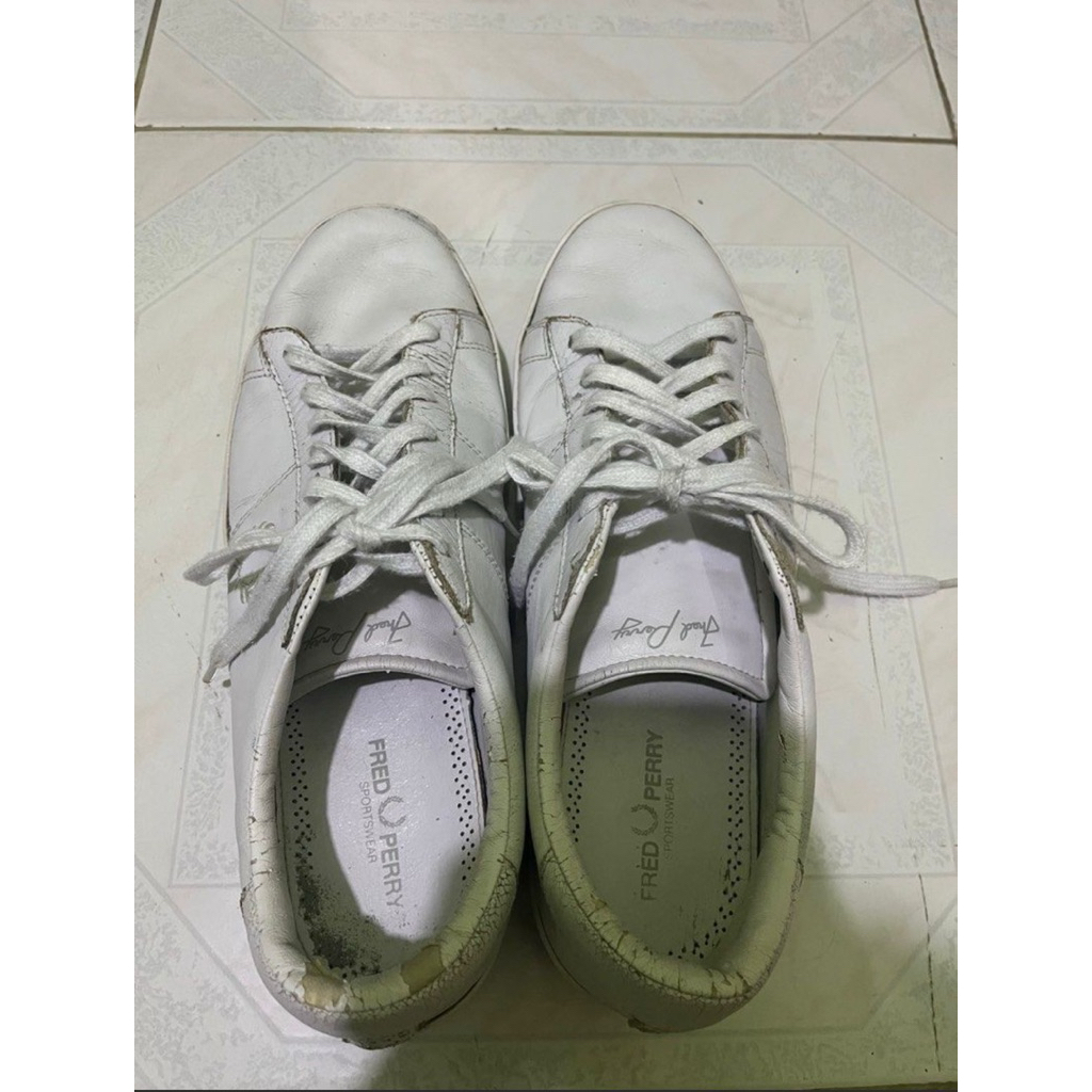 Sepatu Fred Perry Putih – Preloved Original