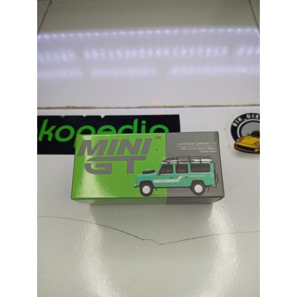 MINI GT LAND ROVER DEVENDER