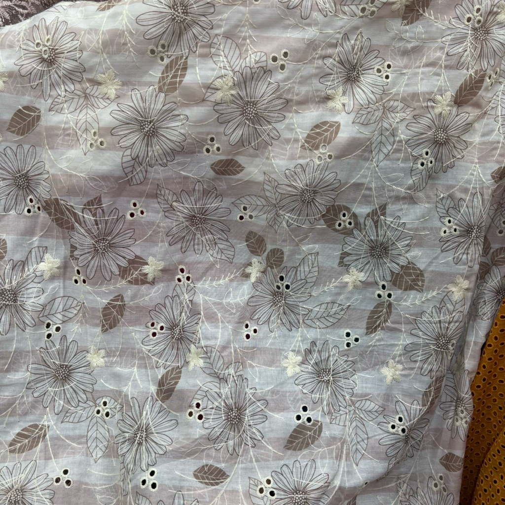 Bahan Katun Bordir Import ~ Kain Katun Bordir Premium ~ Katun Bordir Meteran (harga 0,5 meter)