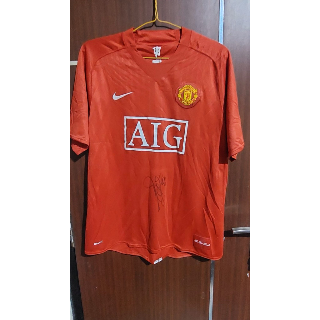 Manchester United with signed Ryan Giggs Nike Jersey season 08/09