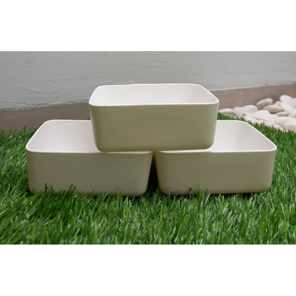 Tempat / kotak Serbaguna ukuran KECIL (kancing, mur baut, pernak pernik)