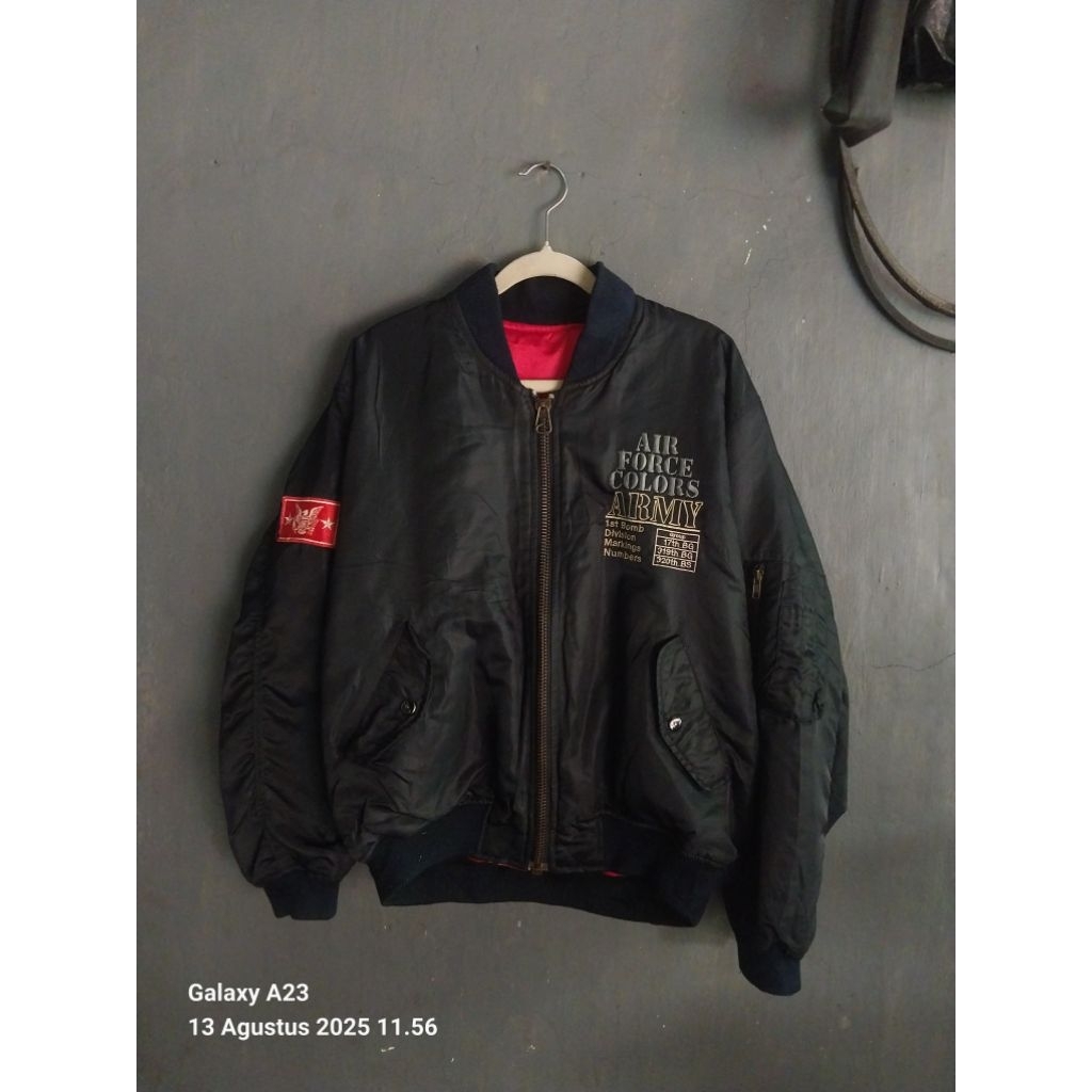Bomber vintage militery air force bolak balik