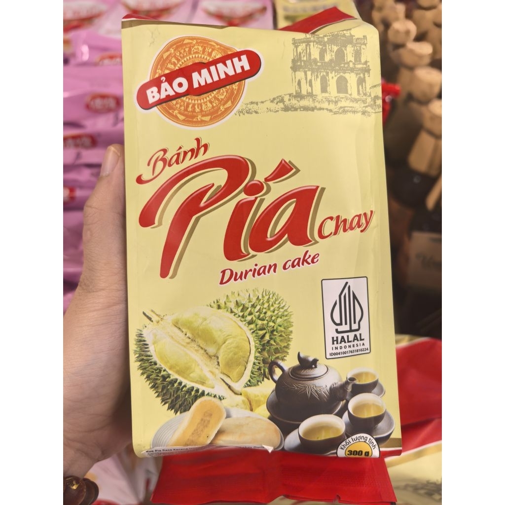 

Bao Minh pia durian cake Vietnam. banh pia chay durian cake. durian pia Vietnam. durian pie Vietnam. durian cake 300gr