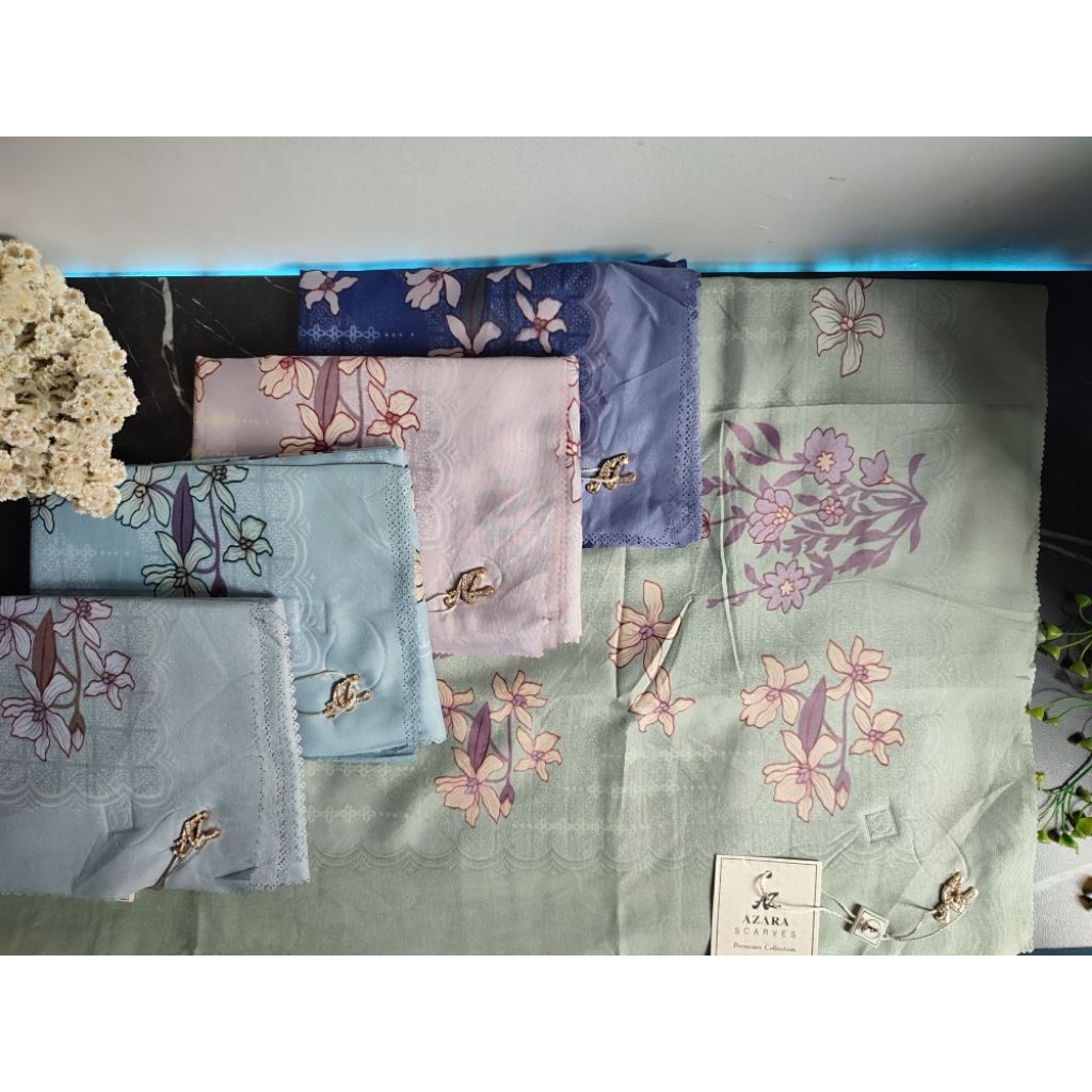 Hijab azara segi empat motif bunga
