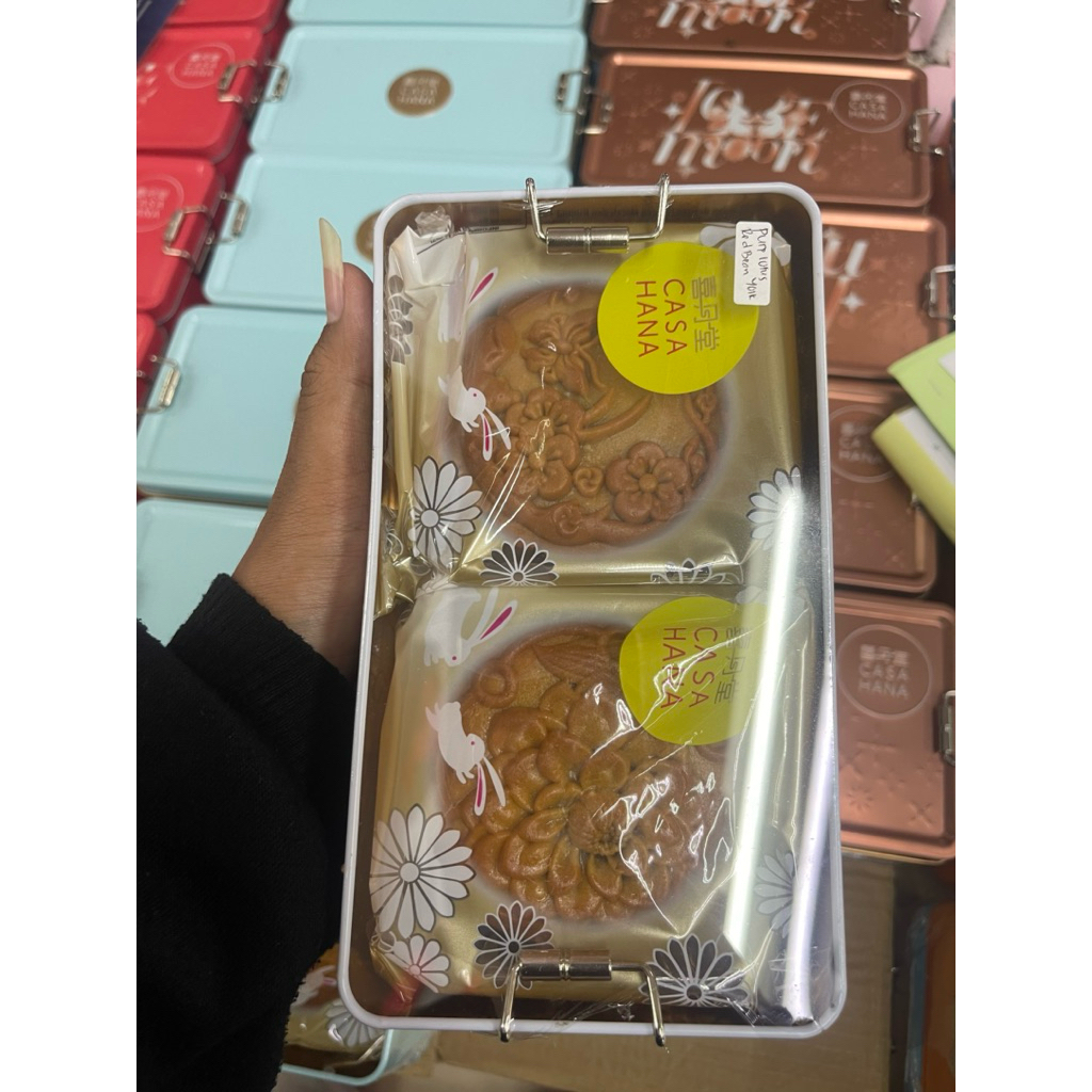 

Kue Bulan Casa Hana Isi 2 Pcs ( Pure Lotus Yolk - White Lotus Yolk ) Moncake Casahana Gift Box